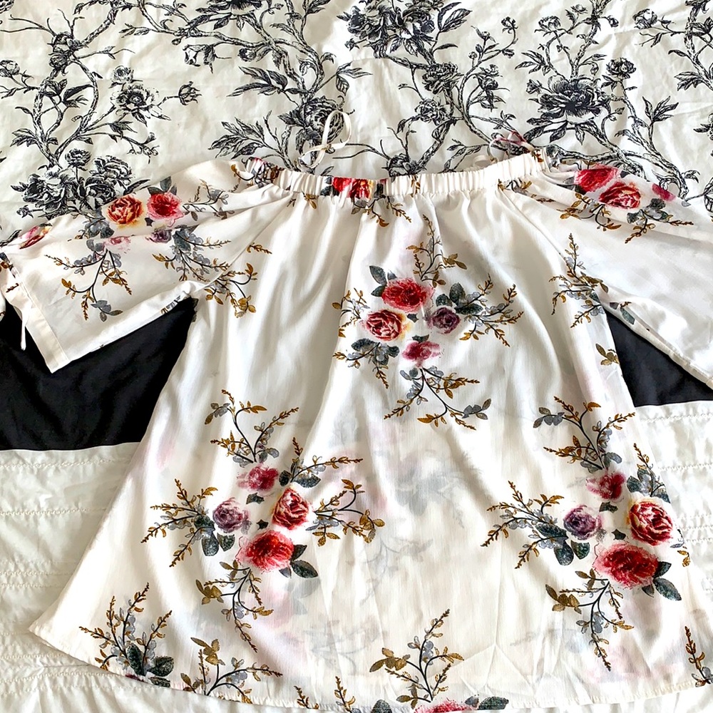 Floral Off-Shoulder Blouse